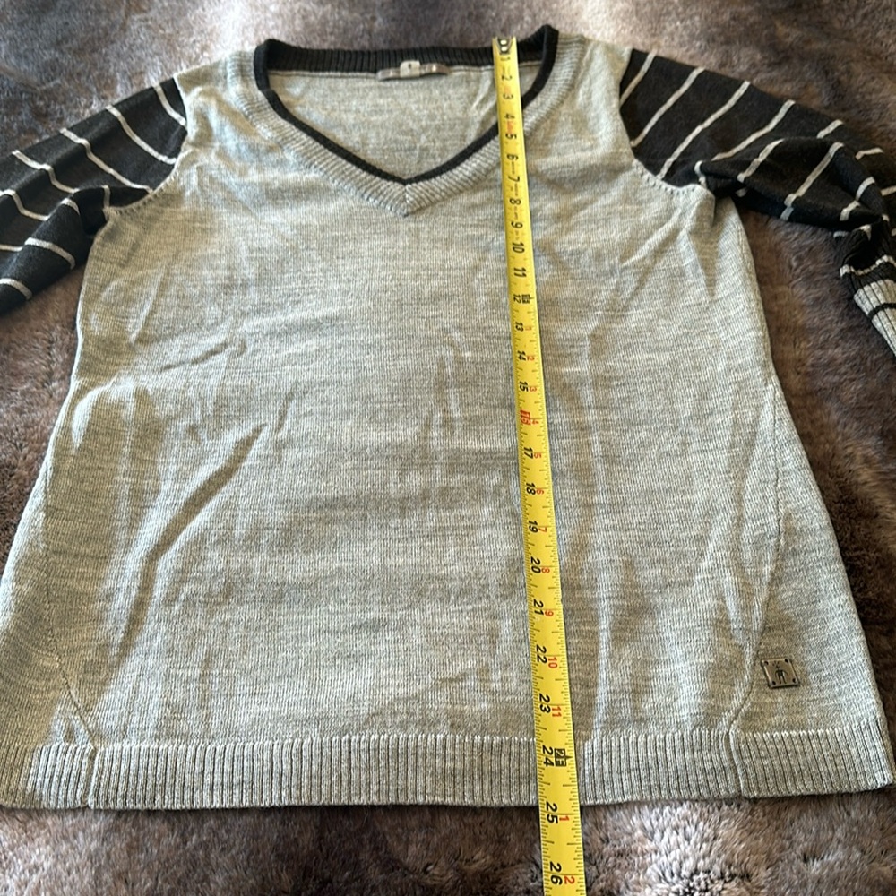 Smart Wool Sweater - image 7